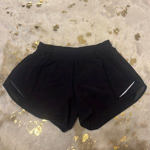 Lululemon Hotty Hot Low-Rise Lined Short 4”